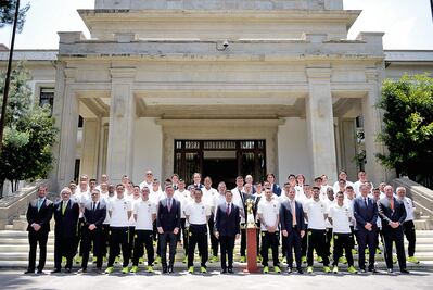 El América alborota Los Pinos