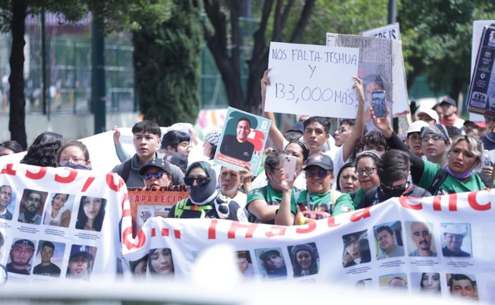 Colectivos buscadores y madres buscadoras se suman a protesta y marchan sobre Tlalpan, la ruta cercana para llegar al Estadio Ciudad de México (11/06/2026). Foto: Santiago Cadena / EL UNIVERSAL