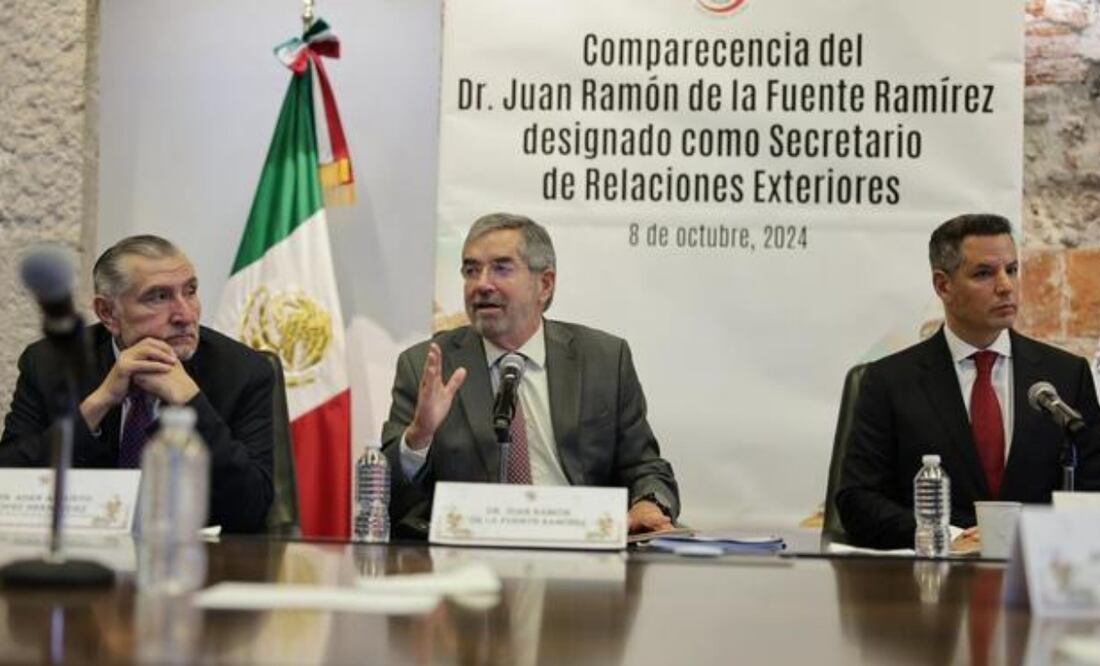 El Dr. De la Fuente expuso en el Senado de la República, este 8 de octubre de 2024, los principales elementos de la política exterior de la nueva administración. Foto: Especial