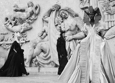 El diseñador Rick Owens se inspira en sus raíces mexicanas para su colección PV20