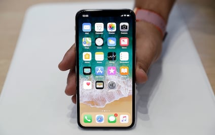 “El iPhone X, el mejor hasta el momento”, dicen críticos