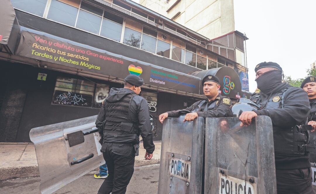 En el operativo participaron la Secretaría de Gobierno, la SSC, la PDI y la Consejería Jurídica. Foto: de Axel Sánchez. EL UNIVERSAL