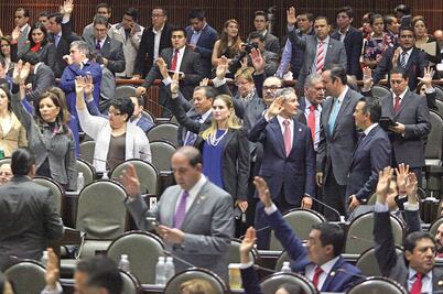 Hacienda y diputados van contra los 'moches'