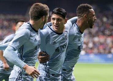 Alan Pulido se estrena como goleador en la MLS