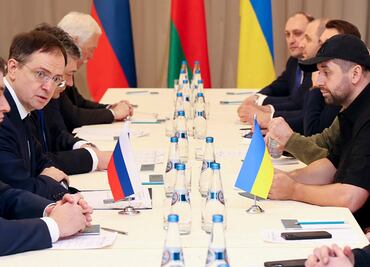 Ucrania y Rusia inician negociaciones en la frontera con Bielorrusia