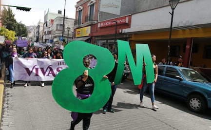Mujeres marchan por el 8M en los estados