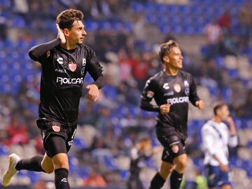 Necaxa mantiene el invicto al golear al Puebla