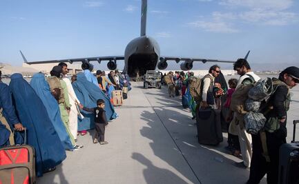 Pentágono de EU reconoce que no pudo sacar de Afganistán a todas las personas que deseaba