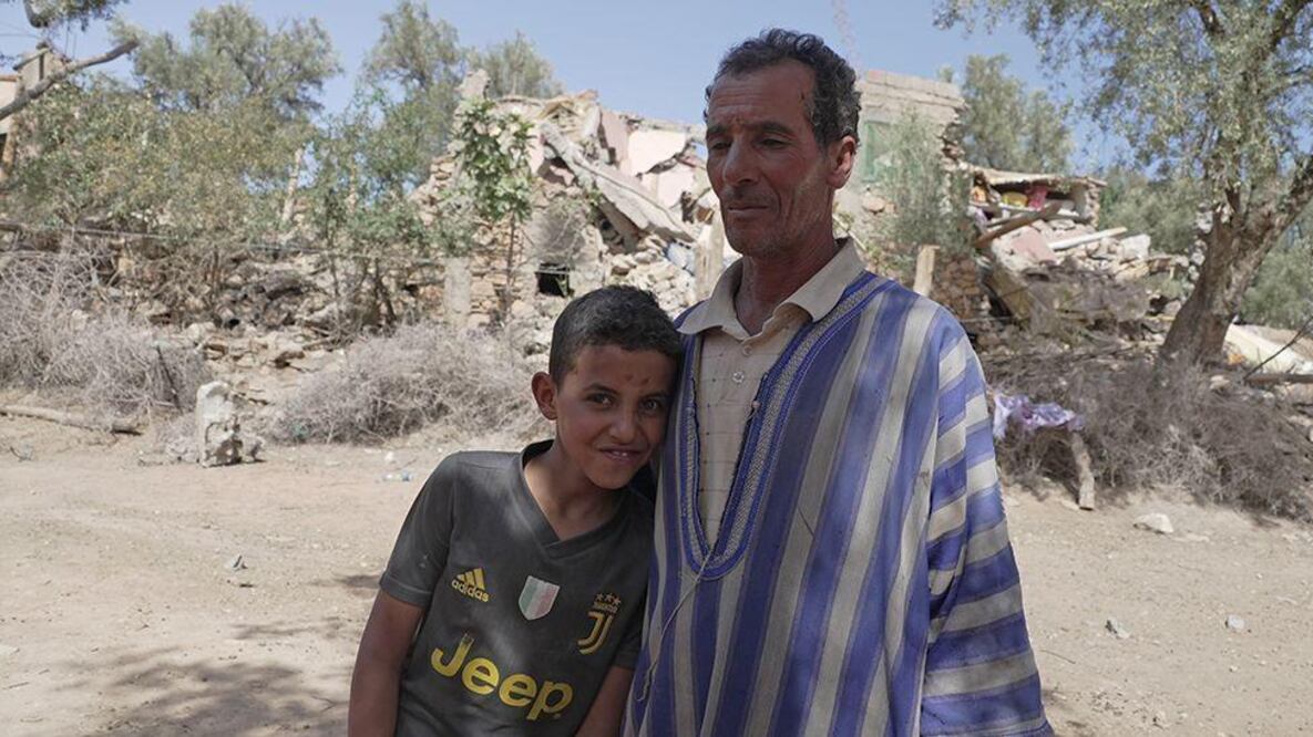 “Tuve que escoger entre salvar a mis padres o a mi hijo”: las trágicas historias que deja el devastador terremoto de Marruecos