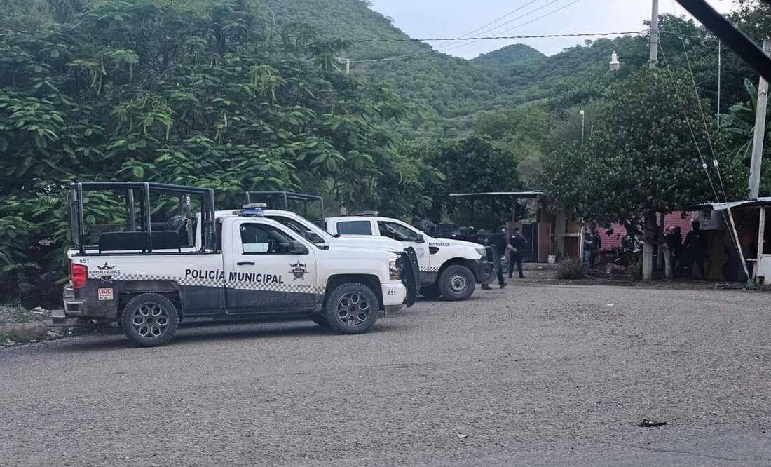 Intregantes del CJNG lanza nuevo ataque contra la base de la Policía Municipal y viviendas que están en la entrada de Cholula. Foto: Especial
