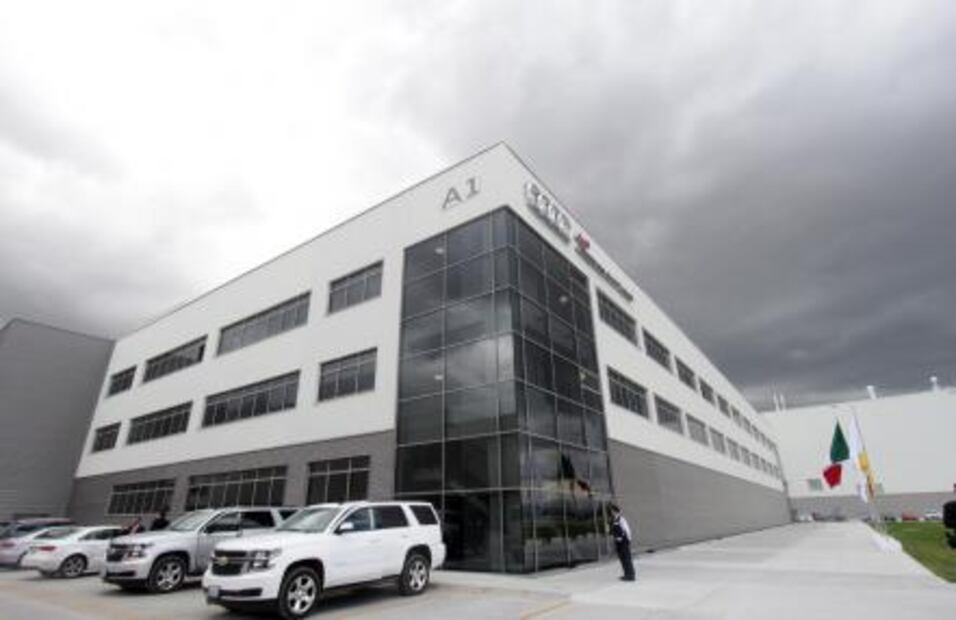 Audi abre la primera planta de autos de lujo en México