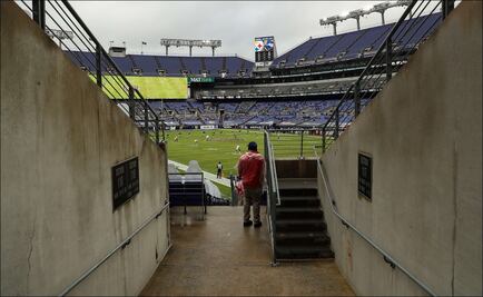 Dos profesionales de la NFL jugaron ayer contagiados de Covid-19