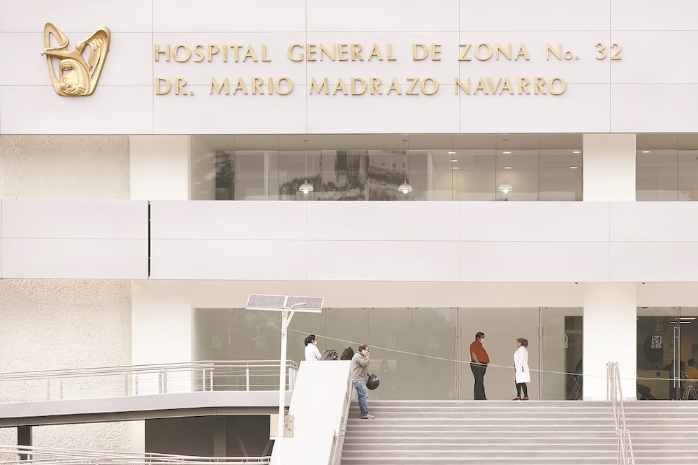 Durante el sismo del 19 de septiembre de 2017, la Clínica 32 del IMSS registró daños en escaleras, elevadores, acabados y en las fachadas del inmueble. Foto: VALENTE ROSAS. EL UNIVERSAL
