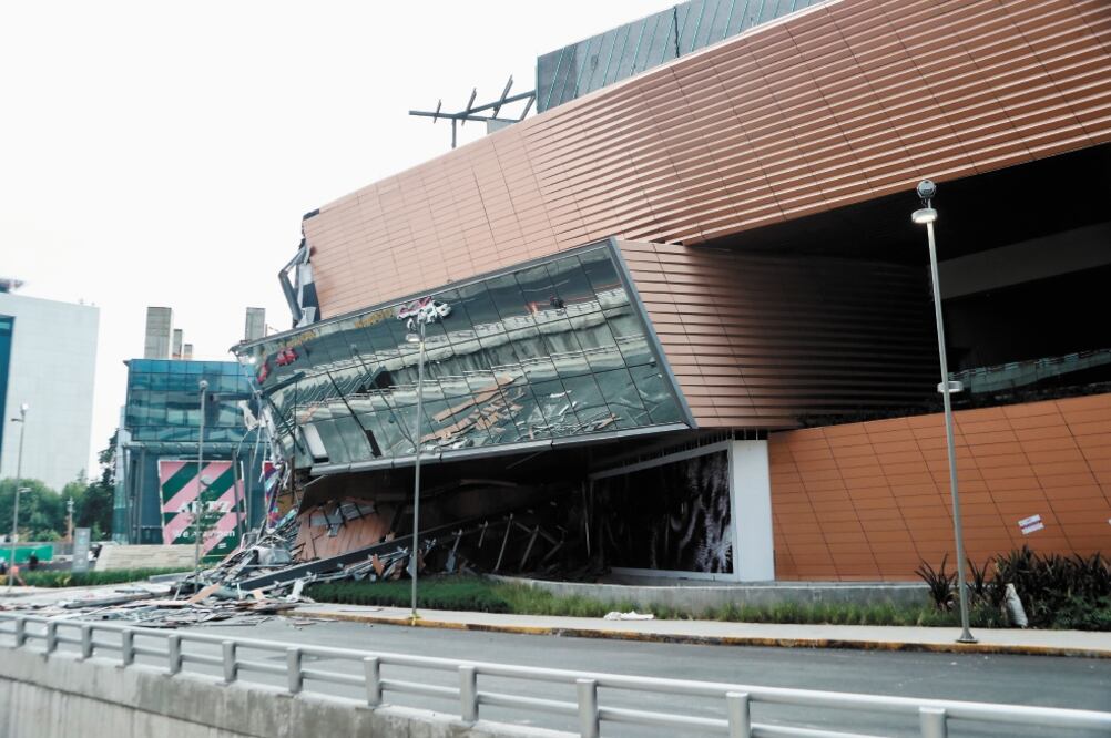 Determinación. Fausto Lugo advierte que no permitirán más terrazas como la que se cayó el pasado 12 de julio. (ESPECIAL)