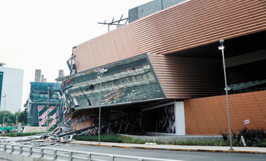 Determinación. Fausto Lugo advierte que no permitirán más terrazas como la que se cayó el pasado 12 de julio. (ESPECIAL)