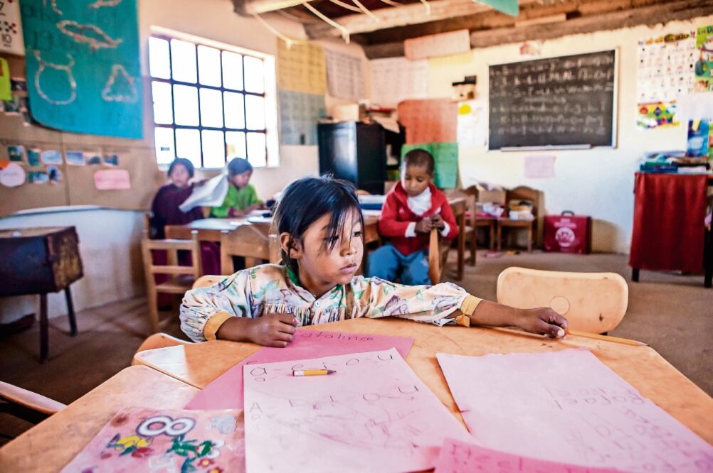 Pobres continúan excluidos En el programa Prospera no se ha logrado que los niños pobres ejerzan su derecho social a una educación de calidad. (ARCHIVO EL UNIVERSAL)