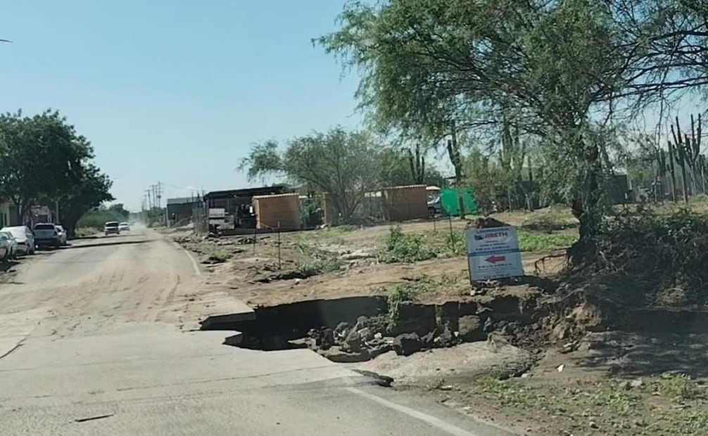 Lluvias provocan inundaciones y socavones en municipios de Baja California Sur; registran autos arrastrados por arroyos.
(02/09/26)
Foto: Especial.