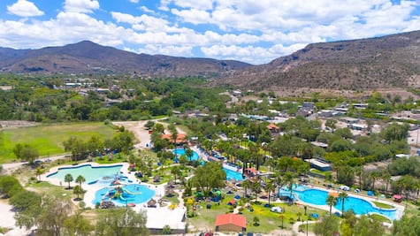 Riña en balneario de Ixmiquilpan, Hidalgo, deja dos turistas heridos; visitantes se enfrentaron con personal de seguridad