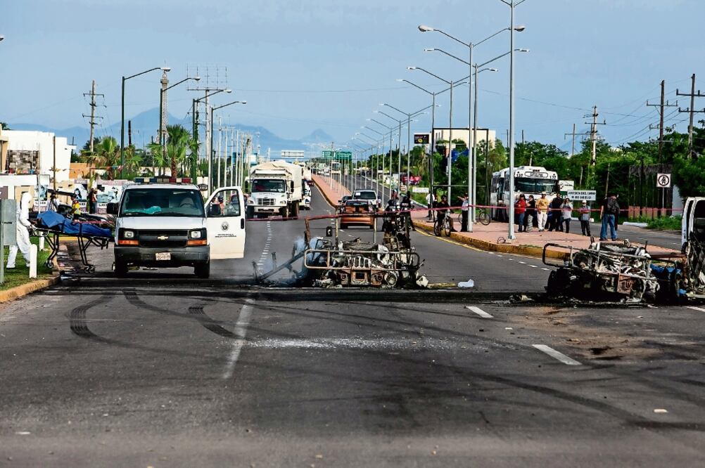 El pasado 30 de septiembre, un convoy del Ejército con una ambulancia que trasladaba desde Badiraguato a una persona herida fue emboscado por un grupo armado, dejando un saldo de cinco muertos y 10 militares heridos (ARCHIVO. EL UNIVERSAL)