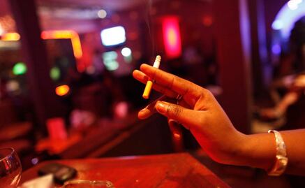 Europa busca criminalizar a clientes de prostitución, no sólo a explotadores