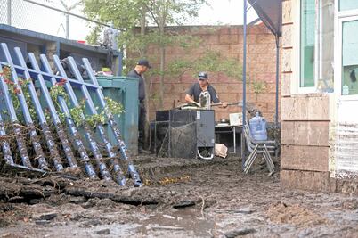 Tormenta daña 50 viviendas y 15 autos  