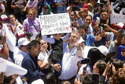 Marcelo Ebrard: “Opiniones sobre libros, con política”