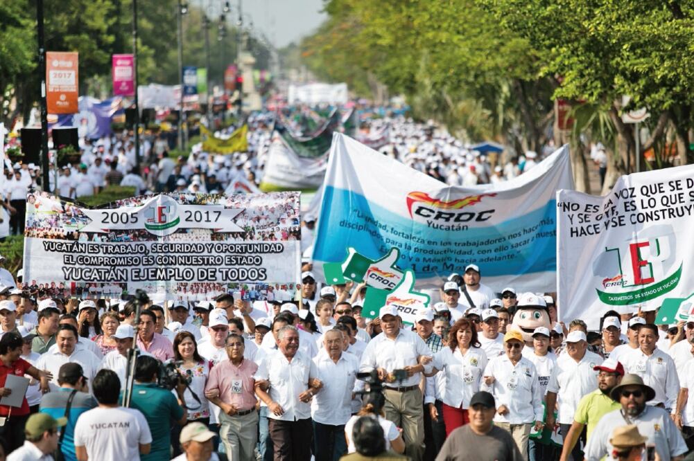 Más de 55 mil trabajadores, de las diversas centrales obreras, recorrieron el tradicional Paseo Montejo hasta el Monumento a la Patria (ARCHIVO. EL UNIVERSAL)