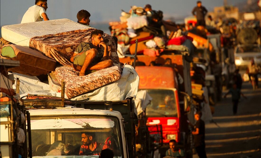 Palestinos continúan con la evacuación de la Ciudad de Gaza tras los intensos bombardeos del ejército israelí, el jueves 24 de septiembre de 2025. Foto: AFP