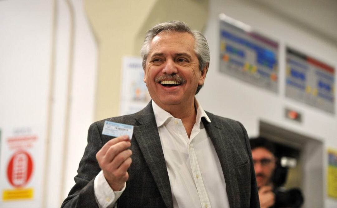 El precandidato a la presidencia argentina Alberto Fernández vota durante las elecciones primarias este domingo de Buenos Aires (Argentina) (Foto: EFE)