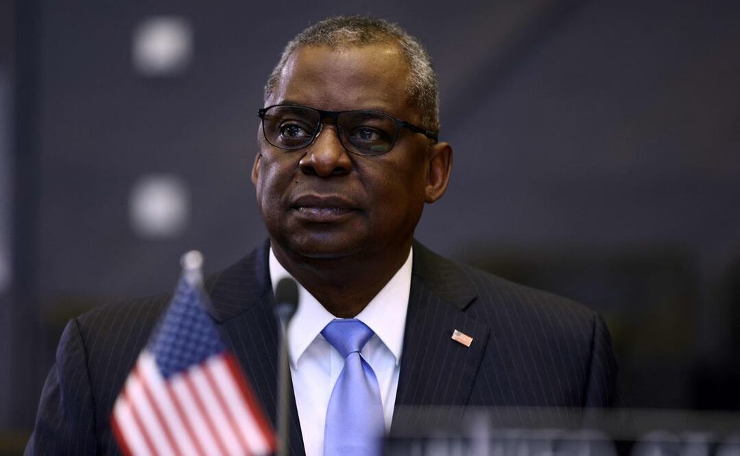 Lloyd Austin fue sometido el 22 de diciembre a una prostatectomía para tratar su cáncer y posteriormente fue dado de alta, pero el 1 de enero por la noche volvió al centro médico por una infección del tracto urinario derivada de la operación. Foto: AFP