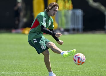 "Nadie se quiere ir de la Selección" asegura Sebastián Córdova