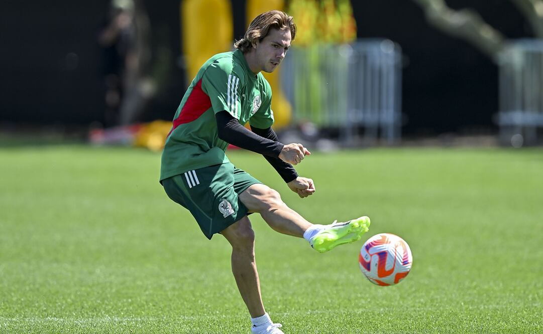 Sebastián Córdova entrena con la Selección Mexicana / Foto: Imago7
