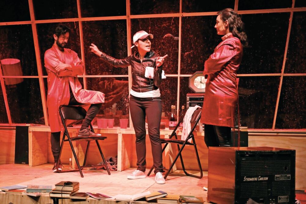 Hamlet Ramírez, Verónica Bravo e Itari Marta durante estreno. (AGUSTÍN SALINAS. EL UNIVERSAL)