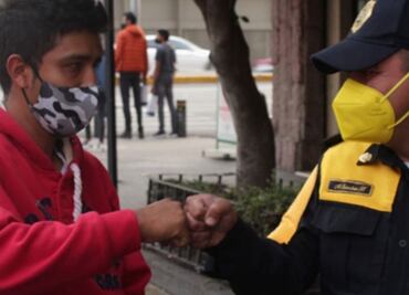 Policía que devolvió 30 mil pesos ya había demostrado ser un héroe en 2019: Harfuch