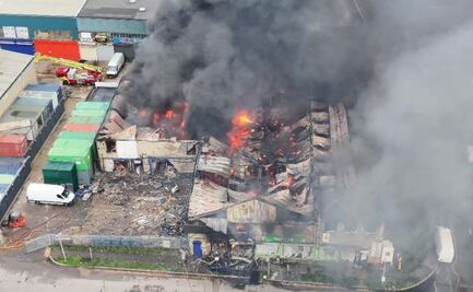 VIDEO: Impresionante incendio consume almacén en Londres