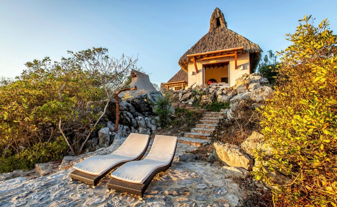 Bungalows de estilo africano frente al Pacífico. (Foto: Cortesía Casa en las Rocas)