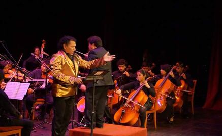 Mexican tenor sings in indigenous languages