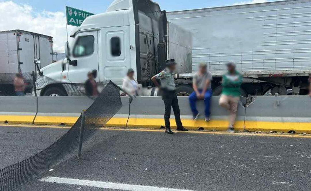 Los manifestantes se encuentran a la altura de la caseta de cobro de Chalco. Foto: Especial