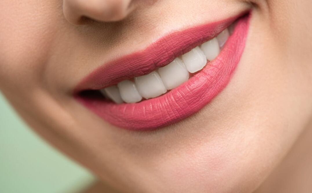 Exfoliar tus labios con frecuencia te ayudará a lucir unos labios sanos / Foto: Pexels 