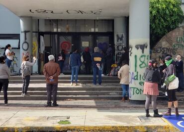 Tras paro, manifestantes contra violencia de género entregan Facultad de Economía