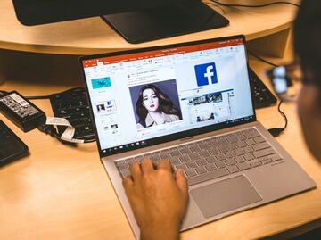 Facebook te ligará con tus amores secretos