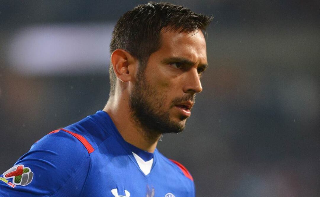 Roque durante un juego con el Cruz Azul. Archivo