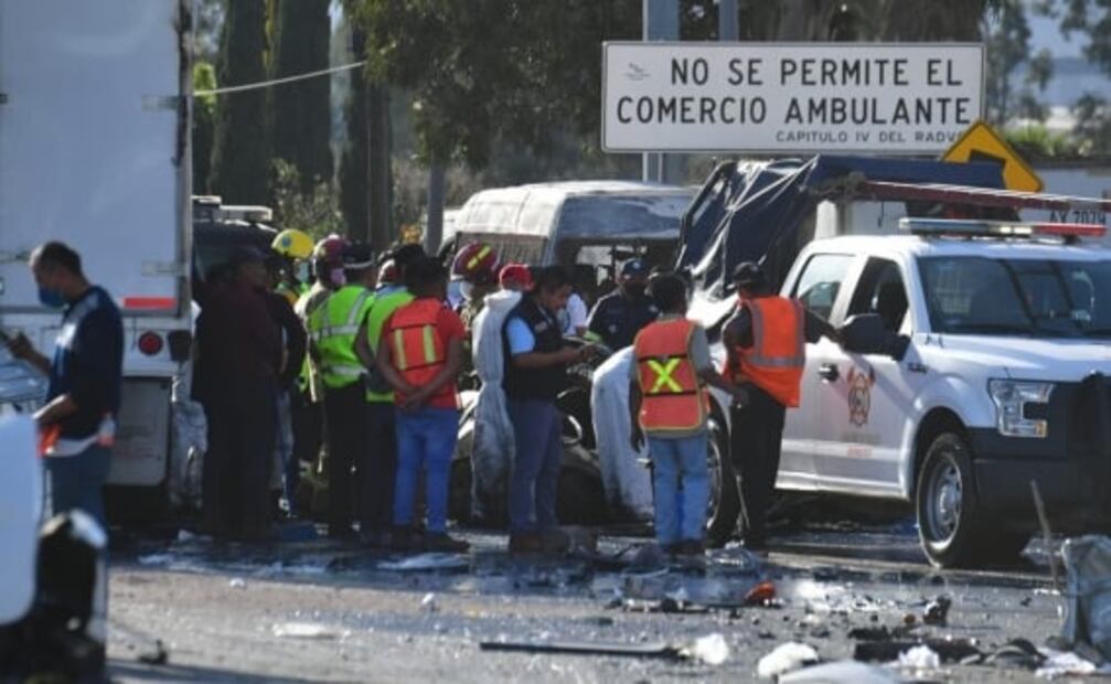 Accidente de tráiler en la autopista México-Puebla en imágenes y videos