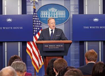 Gobierno de EU minimiza encuentros con la prensa