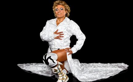 Cassandro, el luchador exótico en quien se inspira la nueva película protagonizada por Gael García y Bad Bunny