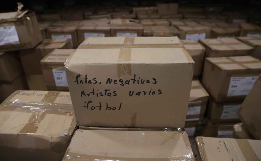 La Biblioteca Francisco Xavier Clavigero, de la Universidad Iberoamericana, resguarda una fototeca integrada por 750 cajas con imágenes del antiguo periódico El Heraldo de México.
