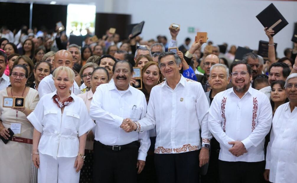 Rinden homenaje a maestros por 40 años de servicio en Tamaulipas (16/06/2025). Foto: Especial