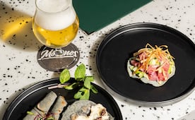 Botanas para compartir y cerveza artesanal en Morenos Tap Room Escandón