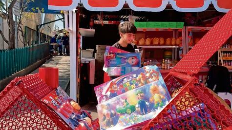 Colectan juguetes para llevar alegría a niños