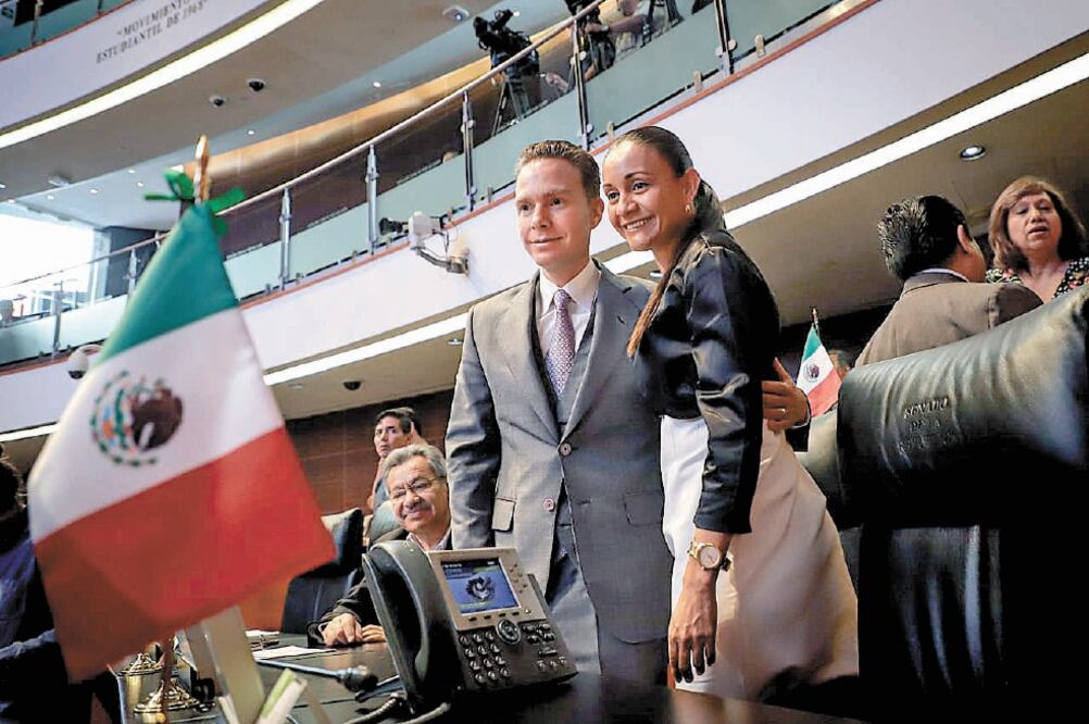 Manuel Velasco se comprometió a trabajar con cada uno de los 128 senadores de la República. Foto: